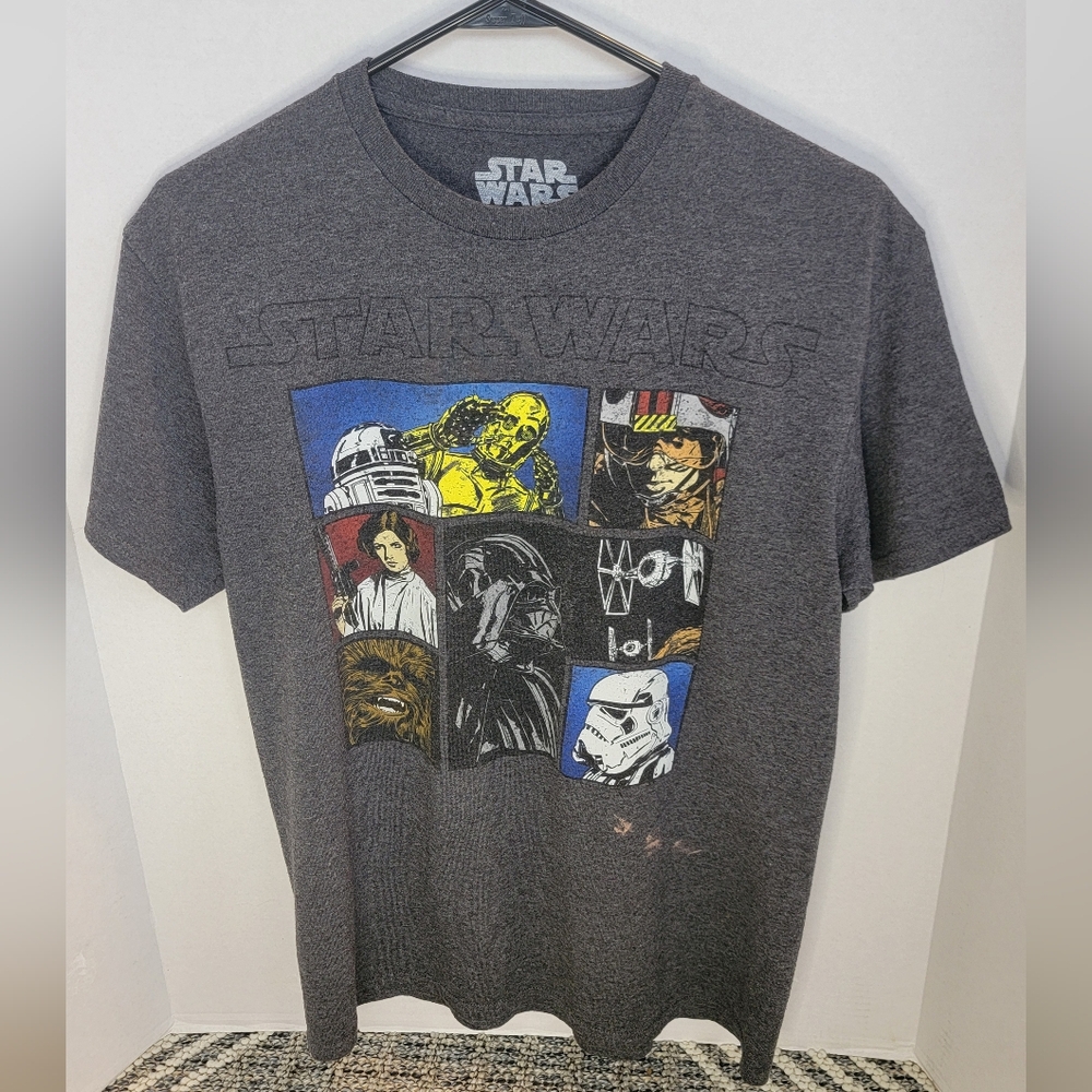 🔴 Star Wars Graphic Tee size Medium